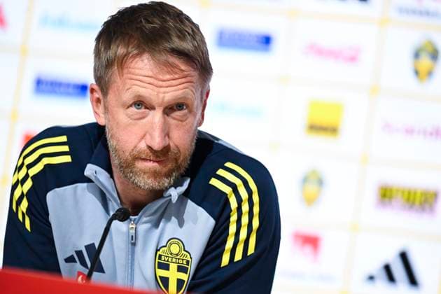 GENEVA , SWITZERLAND 20251114 Swiss national team captain Graham Potter during a press conference at the Stade de Geneve ahead of the World Cup qualifying match against Switzerland tomorrow evening GENÃˆVE SWITZERLAND x10050x  Copyright: xPontusxLundahl TTx SWEDEN NATIONAL FOOTBALL TEAM PRESS CONFERENCE