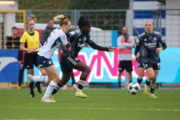 16 11 2025, xgrfx, Fußball DFB Pokal Frauen Achtelfinale , TSG Hoffenheim Eintracht Frankfurt v l Vanessa Diehm TSG Hoffenheim , Nicole Anyomi Eintracht Frankfurt DFL DFB REGULATIONS PROHIBIT ANY USE OF PHOTOGRAPHS as IMAGE SEQUENCES and or QUASI VIDEO Dietmar Hopp Stadion