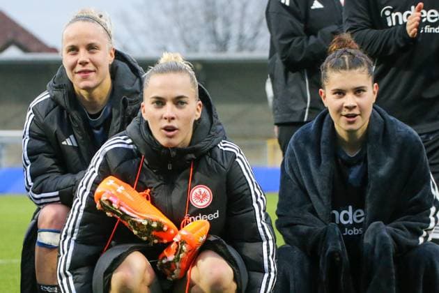 16 11 2025, xgrfx, Soccer DFB Pokal Women Round of 16 , TSG Hoffenheim Eintracht Frankfurt v l Pia Sophie Wolter, Laura Freigang, Noemi Ivelj Eintracht Frankfurt DFL DFB REGULATIONS PROHIBIT ANY USE OF PHOTOGRAPHS as IMAGE SEQUENCES and or QUASI VIDEO Dietmar Hopp Stadion
