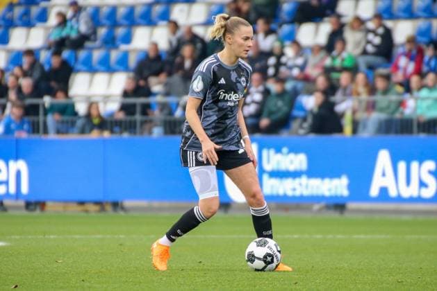 16 11 2025, xgrfx, Fußball DFB Pokal Frauen Achtelfinale , TSG Hoffenheim Eintracht Frankfurt v l Laura Freigang Eintracht Frankfurt DFL DFB REGULATIONS PROHIBIT ANY USE OF PHOTOGRAPHS as IMAGE SEQUENCES and or QUASI VIDEO Dietmar Hopp Stadion