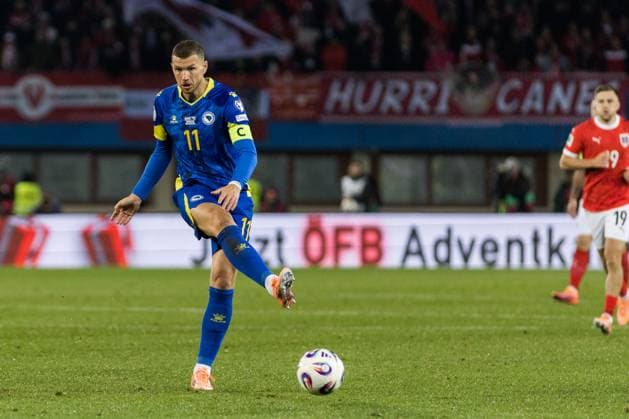 Austria v Bosnia and Herzegovina, World Cup qualifier, Vienna, Austria Vienna, Austria. 18th, November 2025. Edin Dzeko (11) of Bosnia and Herzegovina seen during the UEFA world cup qualifier between Austria and Bosnia and Herzegovina at Ernest-Happel-Stadion in Vienna. Austria, Vienna  Copyright: xGonzalesxPhoto BalazsxPopalx