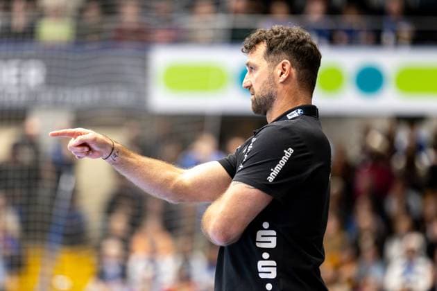 21 11 2025, xkwix, Handball, 1 Handball Bundesliga, DAIKIN HBL 2025 26, TBV Lemgo Lippe ThSV Eisenach, PHOENIX CONTACT Arena Florian Kehrmann TBV Lemgo Lippe Head Coach NRW Germany