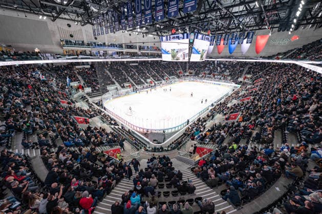 25 11 2025, Zurich, Swiss Life Arena, NL ZSC Lions HC Ambri Piotta, Swiss Life Arena Zurich Swiss Life Arena Zurich Switzerland Copyright: xJustPictures.ch StefanxEmchx jp-de-StEm-DSC0008420251125