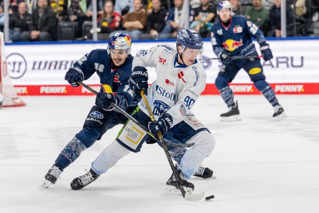 Battle for the puck duel between Brady Ferguson EHC Red Bull Muenchen, 12 and Filip Varejcka Straubing Tigers, 90 GER, EHC Red Bull Muenchen vs Straubing Tigers, Ice Hockey, DEL, 22 Matchday, Season 2025 2026, 25 11 2025 GER, EHC Red Bull Muenchen vs Straubing Tigers, Ice Hockey, DEL, 22 Matchday, Season 2025 2026, 25 11 2025 Muenchen Copyright: xEibner-Pressefoto HeikexFeinerx EP_HFR