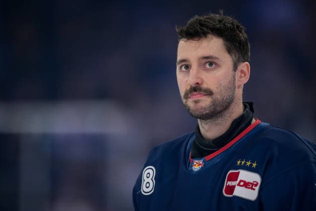 Ice Hockey, DEL, 20251125, EHC Red Bull München Straubing Tigers In the picture Tobias RIEDER Munich, 8 Starting Six Munich SAP Garden Bayern Germany Copyright: Passion2Press MarkusxFischerx