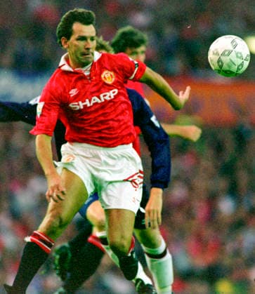 930818 Football, Premier League 1993 1994, Manchester United Sheffield United Manchester Uniteds Bryan Robson Photo BILDBYRAN D165 01 D165 01 scanx football soccer Premier League Manchester United Sheffield United england season 1993 1994 1993 94 1993 94 1993 94 1993 august 18 bbeng dia  Copyright: BILDBYRAN BB930818BB061