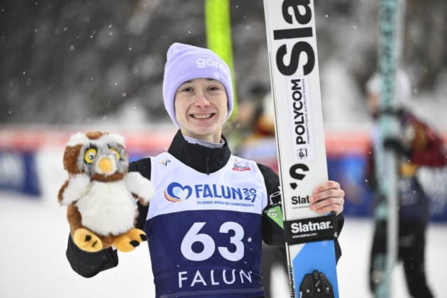 FALUN, SWEDEN 20251130 Nika Prevc, Slovenia, wins the women s ski jumping World Cup event, large hill, at Lugnet stadium in Falun, Sweden, November 30, 2025 FALUN SWEDEN x10080x  Copyright: xFredrikxSandberg TTx SKI JUMPING WORLD CUP SWEDEN