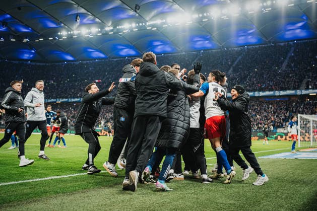 1 Bundesliga Hamburger SV vs VfB Stuttgart, 30 11 2025 GOAL, CHEER by Fabio Vieira Hamburger SV, 20 to 2 1 Soccer, 1 Bundesliga, Matchday 12 Hamburger SV vs VfB Stuttgart on 30 11 2025 at Volksparkstadion, Hamburg DFL REGULATIONS PROHIBIT ANY USE OF PHOTOGRAPHS AS IMAGE SEQUENCES AND OR QUASI VIDEO Copyright: xBEAUTIFULxSPORTS Tonhäuserx