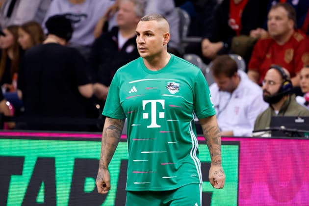 Singer Pietro Lombardi Team Young Bafana at Telekom Starkick 2025 in the Telekom Dome Numerous soccer legends, celebrities, influencers and stars kicked for a good cause on the small pitch Bonn, 30 11 2025 NRW Germany Copyright: xChristophxHardtx NRW Deutschland