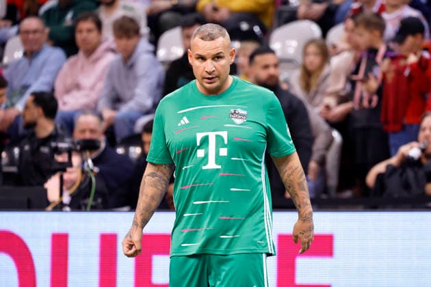 Singer Pietro Lombardi Team Young Bafana at Telekom Starkick 2025 in the Telekom Dome Numerous soccer legends, celebrities, influencers and stars kicked for a good cause on the small pitch Bonn, 30 11 2025 NRW Germany Copyright: xChristophxHardtx NRW Deutschland