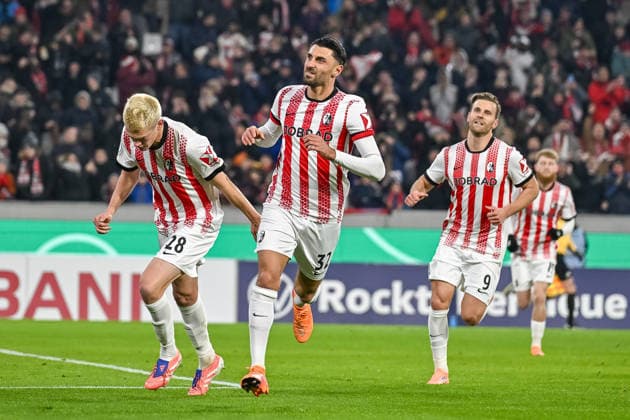 Celebration for goal to 1 0 by Vincenzo Grifo SC Freiburg, 32 with Matthias Ginter SC Freiburg, 28 and Lucas Hoeler SC Freiburg, 09 GER, SC Freiburg SV Darmstadt 98, Football, DFB Pokal, Round of 16, Season 2025 2026, 03 12 2025 DFB REGULATES PROHIBIT ANY USE OF PHOTOGRAPHS AS IMAGE SEQUENCES AND OR QUASI VIDEO GER, SC Freiburg SV Darmstadt 98, Football, DFB Pokal, Round of 16, Season 2025 2026, 03 12 2025 Freiburg Copyright: xEibner-Pressefoto ThomasxHessx EP_THS