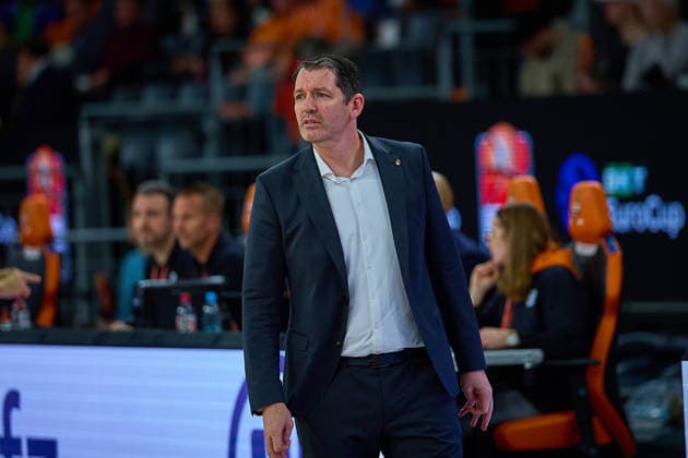 Ty Harrelson ratiopharm ulm, Head Coach GER, ratiopharm ulm vs Dolomiti Energia Trento, Basketball, Matchday 9, BKT EuroCup, Season 2025 2026, 04 12 2025 GER, ratiopharm ulm vs Dolomiti Energia Trento, Basketball, Matchday 9, BKT EuroCup, Season 2025 2026, 04 12 2025 New Ulm Copyright: xEibner-Pressefoto GeraldxOelze-dexStoppanyx EP_ODS