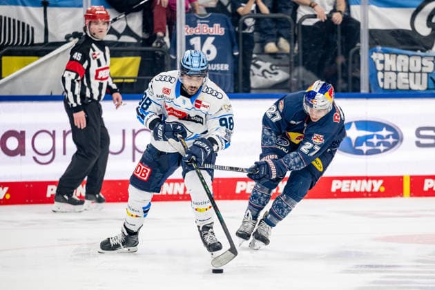 Fight for the puck duel between Peter Abbandonato ERC Ingolstadt, 98 and Veit Oswald EHC Red Bull Muenchen, 27 GER, EHC Red Bull Muenchen vs ERC Ingolstadt, Ice Hockey, DEL, 25 Matchday, Season 2025 2026, 05 12 2025 GER, EHC Red Bull Muenchen vs ERC Ingolstadt, Ice Hockey, DEL, 25 Matchday, Season 2025 2026, 05 12 2025 Muenchen Copyright: xEibner-Pressefoto HeikexFeinerx EP_HFR
