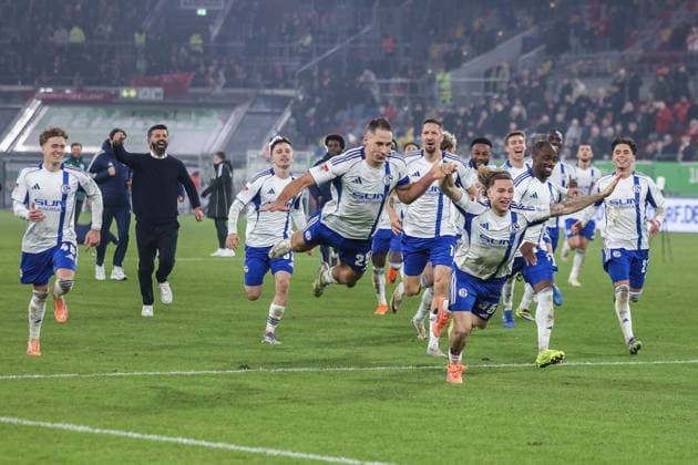 Soccer 2 Bundesliga 15 Matchday Fortuna Düsseldorf FC Schalke 04 on 05 12 2025 at Merkur Spiel Arena in Düsseldorf Schalke celebrates after the match Ilyes Hamache Schalke , left Mika Wallentowitz Schalke , right DFL regulations prohibit any use of photographs as image sequences and or quasi video xJRx