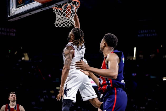 Devin Booker Kosner Baskonia Vitoria-Gasteiz - EA7 Emporio Armani Olimpia Milano Euroleague 2025-26 Round 14 Vitoria-Gasteiz, 04 12 2025 Foto MarcoBrondi CIAMILLO-CASTORIA Vitoria-Gasteiz Fernando Buesa Arena Paesi Baschi Spagna Copyright: xMarcoxBrondix