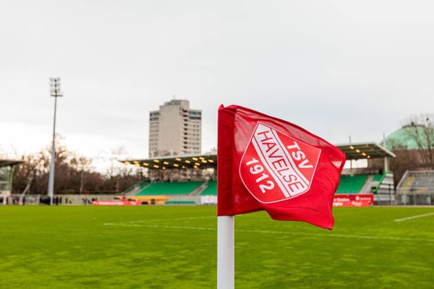 Interior view Uebersicht des Eilenriedestadion in Hannover, Heimpsielstaette des TSV Havelse 1912 in der 3 Liga Saison 2025 2026 GER, TSV Havelse 1912 vs SC Verl, Fussball, 3 Liga, 17 Spieltag, Spielzeit 2025 2026, 06 12 2025 DFL Regulations prohibit any use of photographers as image sequences and or quasi video GER, TSV Havelse 1912 vs SC Verl, Fussball, 3 Liga, 17 Spieltag, Spielzeit 2025 2026, 06 12 2025 Hannover Copyright: xEibner-Pressefoto JanxRollingerx EP_JSK