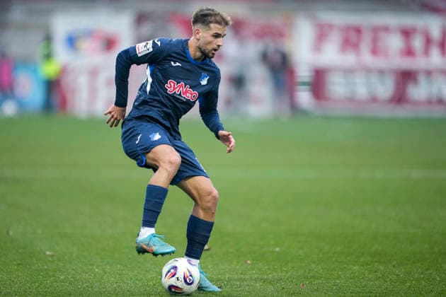 Luka Djuric Duric, TSG II, 10 , on the ball, cropped, full body, single image, single photo, action, action, 06 12 2025, Sinsheim Germany , Football, 3 Liga, TSG 1899 Hoffenheim II SSV Jahn Regensburg, DFB DFL REGULATIONS PROHIBIT ANY USE OF PHOTOGRAPHS AS IMAGE SEQUENCES AND OR QUASI VIDEO xozx