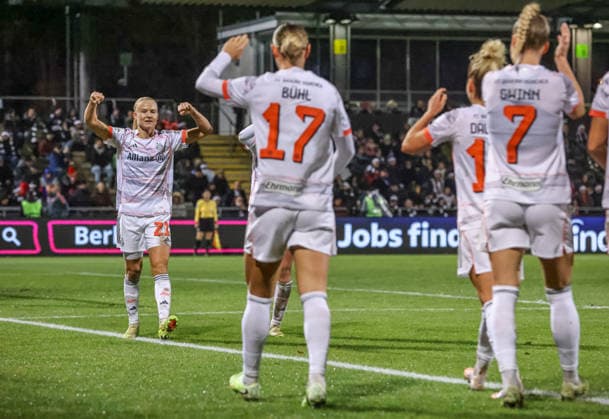 GER, Frankfurt, Eintracht Frankfurt vs FC Bayern Munich, Google Pixel Bundesliga, Football, DFB, Season 2025 2026, Stadion am Brentanobad, 12 Matchday in picture Jovana Damnjanović Bayern Munich 9 scores the goal for 2 0, Cheers and joy, Emotions, Pernille Harder Bayern Munich 21 DFB DFL REGULATIONS PROHIBIT ANY USE OF PHOTOGRAPHS AS IMAGE SEQUENCES AND OR QUASI VIDEO, 07 12 2026 Copyright: HMBxMedia HendrikxHamelau