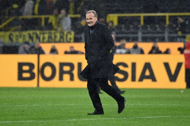 Hans Joachim Watzke President Borussia Dortmund , Hans Joachim Watzke is happy about the victory and runs across the pitch 07 12 2025, Football 1 Bundesliga, Season 2025 2026, Matchday 13, Borussia Dortmund TSG Hoffenheim 2 0 DFL regulations prohibit any use of photographs as image sequences and or quasi video Dortmund Signal Iduna Park Nordrhein Westfalen Germany Team2