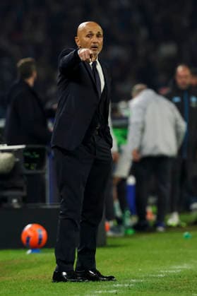 Juventus™ head coach Luciano Spalletti during the Serie A soccer match between Napoli and Juventus at the Diego Armando Maradona Stadium in Naples, southern italy - Saturday , December 07 , 2025. - Soccer .  Copyright: xAlessandroxGarofalo LaPressex