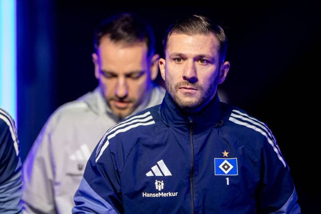 Hamburg, December 3, 2025 Football, DFB Pokal 2025 26, Hamburger SV Holstein Kiel Daniel Heuer Fernandes Hamburger SV, 1 DFL REGULATIONS PROHIBIT ANY USE OF PHOTOGRAPHS AS IMAGE SEQUENCES AND OR QUASI VIDEO