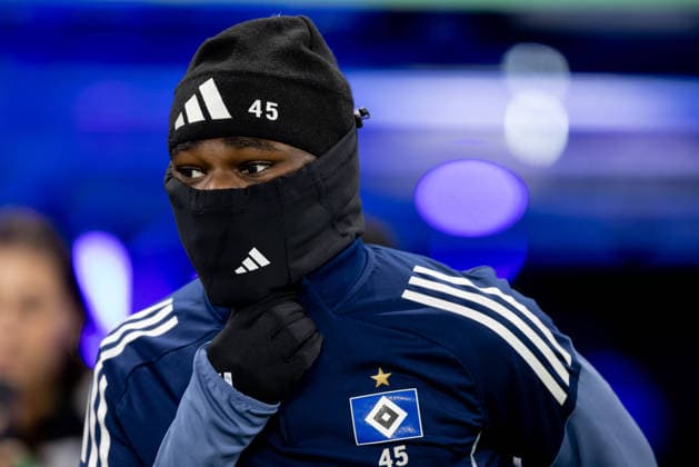 Hamburg, December 3, 2025 Football, DFB Pokal 2025 26, Hamburger SV Holstein Kiel Fabio Balde Hamburger SV, 45 DFL REGULATIONS PROHIBIT ANY USE OF PHOTOGRAPHS AS IMAGE SEQUENCES AND OR QUASI VIDEO