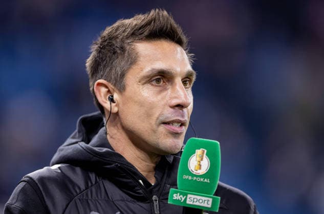 Hamburg, December 3, 2025 Football, DFB Pokal 2025 26, Hamburger SV Holstein Kiel Marcel Rapp Holstein Kiel, Coach DFL REGULATIONS PROHIBIT ANY USE OF PHOTOGRAPHS AS IMAGE SEQUENCES AND OR QUASI VIDEO
