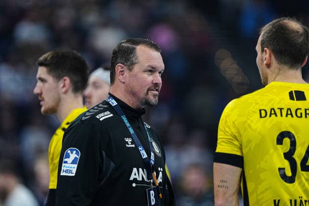 Mischa Kaufmann TVB Stuttgart, Coach GER, THW Kiel vs TVB Stuttgart, Handball, 1 Bundesliga, Matchday 16, Season 2025 2026, 10 12 2025 GER, THW Kiel vs TVB Stuttgart, Handball, 1 Bundesliga, Matchday 16, Season 2025 2026, 10 12 2025 Kiel Copyright: xEibner-Pressefoto MarcelxvonxFehrnx EP_MFN