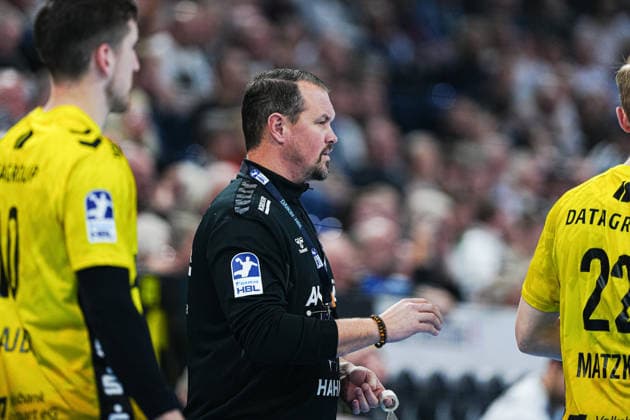 Mischa Kaufmann TVB Stuttgart, Coach GER, THW Kiel vs TVB Stuttgart, Handball, 1 Bundesliga, Matchday 16, Season 2025 2026, 10 12 2025 GER, THW Kiel vs TVB Stuttgart, Handball, 1 Bundesliga, Matchday 16, Season 2025 2026, 10 12 2025 Kiel Copyright: xEibner-Pressefoto MarcelxvonxFehrnx EP_MFN
