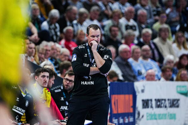 Mischa Kaufmann TVB Stuttgart, Coach GER, THW Kiel vs TVB Stuttgart, Handball, 1 Bundesliga, Matchday 16, Season 2025 2026, 10 12 2025 GER, THW Kiel vs TVB Stuttgart, Handball, 1 Bundesliga, Matchday 16, Season 2025 2026, 10 12 2025 Kiel Copyright: xEibner-Pressefoto MarcelxvonxFehrnx EP_MFN
