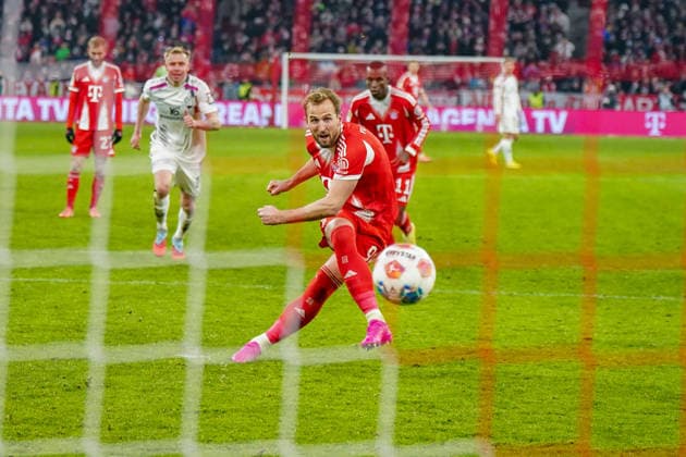Germany Bundesliga 2025 26, Matchday 14 FC Bayern Munich vs 1 FSV Mainz 05 Allianz Arena Munich Goal from the penalty spot by Harry Kane FC Bayern Munich, 9 to 2 2 Final score Copyright: xJOERANxSTEINSIEKx