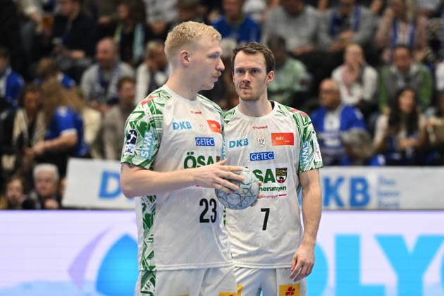Magnus Saugstrup SC Magdeburg 23 and Felix Claar SC Magdeburg 7 VfL Gummersbach vs SC Magdeburg, Handball, Daikin 1 Bundesliga, Matchday 17, Season 2025 2026, Schwalbe Arena Gummersbach, 14 12 2025 VfL Gummersbach vs SC Magdeburg, Handball, Daikin 1 Bundesliga, Matchday 17, Season 2025 2026, Schwalbe Arena Gummersbach, 14 12 2025 Gummersbach Copyright: xEibner-Pressefoto JuergenxAugstx EP_JAT