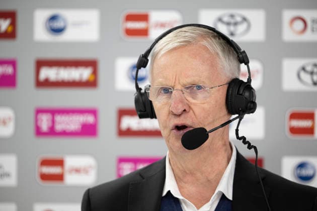 PENNY DEL Cologne Sharks Grizzly Wolfsburg Cologne, 18 12 2025 Kari Jalonen Cologne Sharks, Head Coach PENNY DEL Cologne Sharks Grizzly Wolfsburg on 18 12 2025 at the Lanxess Arena in Cologne Germany Copyright: xBEAUTIFULxSPORTS AndreasxDickx