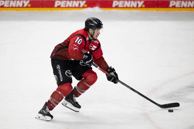 PENNY DEL Cologne Sharks Grizzly Wolfsburg Cologne, 18 12 2025 Tanner Kero Cologne Sharks, Storm, 10 PENNY DEL Cologne Sharks Grizzly Wolfsburg on 18 12 2025 at the Lanxess Arena in Cologne Germany Copyright: xBEAUTIFULxSPORTS AndreasxDickx