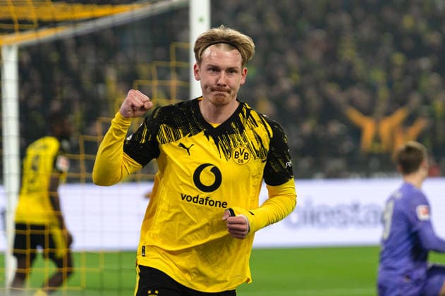 Germany 1 Bundesliga 2025 26, 15 Matchday Borussia Dortmund vs Borussia M gladbach 19 12 2025 Signal Iduna Park Dortmund, North Rhine-Westphalia Goal for 1 0 by Julian Brandt Borussia Dortmund, 10 Goal celebration Joy over goal Copyright: xCelinaxLeiersx