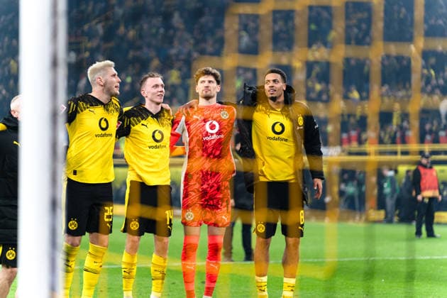 Germany 1 Bundesliga 2025 26, 15 Matchday Borussia Dortmund vs Borussia M gladbach 19 12 2025 Signal Iduna Park Dortmund, North Rhine-Westphalia Niklas Süle Borussia Dortmund, 25 Maximilian Beier Borussia Dortmund, 14 Gregor Kobel Borussia Dortmund, 1 Felix Nmecha Borussia Dortmund, 8 Copyright: xCelinaxLeiersx