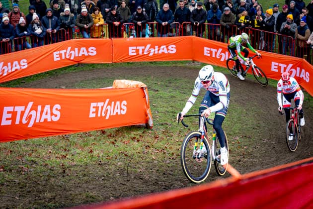 Mathieu van der Poel ALPECIN DECEUNINCK during the UCI Cyclo cross World Cup 2025 in ANTWERPEN, Belgium on 20 december 2025, photo by Marcel van Dorst EYE4images DeFodi Images