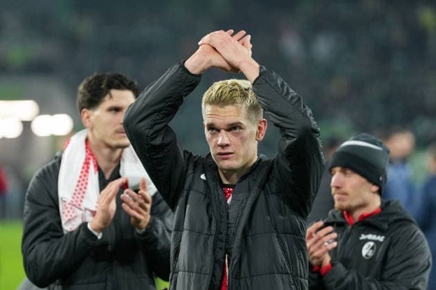 Matthias Ginter SC Freiburg, 28 , Germany, Football, 1 Bundesliga, Matchday 15, 2025 2026, VfL Wolfsburg vs SC Freiburg, 20 12 2025, Volkswagen Arena, Wolfsburg, Germany DFL REGULATIONS PROHIBIT ANY USE OF PHOTOGRAPHS AS IMAGE SEQUENCES AND OR QUASI VIDEO Wolfsburg Volkswagen Arena Niedersachsen Germany Copyright: xArnexAmbergx
