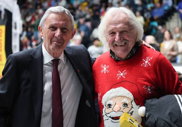 Hessian-Serbian coaching legend Dragslav Stepanovic with Bayern coach Svetislav Pesic GER, Frankfurt Skyliners vs FC Bayern Muenchen, Basketball Bundesliga, easyCredit BBL, Matchday 12, Season 2025 26, 26 12 2025, GER, Frankfurt Skyliners vs FC Bayern Muenchen, Basketball Bundesliga, easyCredit BBL, Matchday 12, Season 2025 26, 26 12 2025, Cologne Copyright: xEibner-Pressefoto JoergxNiebergax EP_JNL
