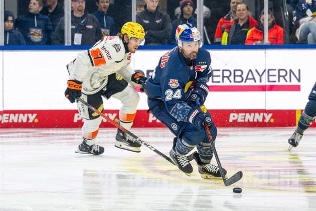 Ryan Murphy 24 EHC Red Bull Muenchen , EHC Red Bull Muenchen vs Loewen Frankfurt, PENNY DEL, Main Round, Matchday 32, 26 12 2025 Muenchen Bayern Germany Copyright: xkolbert-press UlrichxGamelx