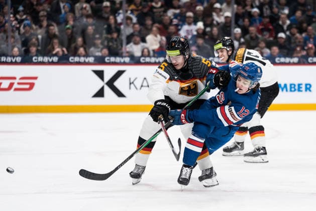 251226 Fabio Kose of Germany and Will Zellers of USA during the 2026 IIHF World Junior Championship game between Germany and USA on December 26, 2025 in Saint Paul Photo Joel Marklund BILDBYRAN kod JM JM0761 bbeng ishockey ice hockey jvm junior vm u20 2026 iihf world junior championship world juniors deutschland germany usa united statestyskland germany  Copyright: JOELxMARKLUND BB251226JM089