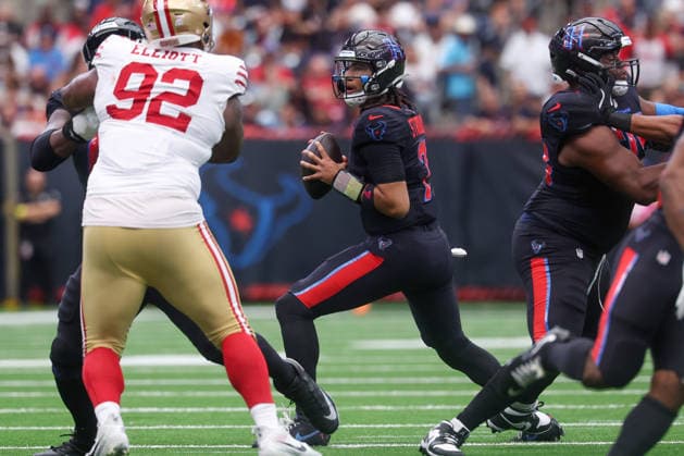 HOUSTON, TX - OCTOBER 26: Quarterback C.J. Stroud 7 of the Houston Texans stands in the pocket during the NFL, American Football Herren, USA game between Houston Texans and San Francisco 49ers on October 26, 2025, at NRG Stadium in Houston, TX. (Photo by David Buono Icon Sportswire) NFL: OCT 26 49ers at Texans EDITORIAL USE ONLY Icon251026105