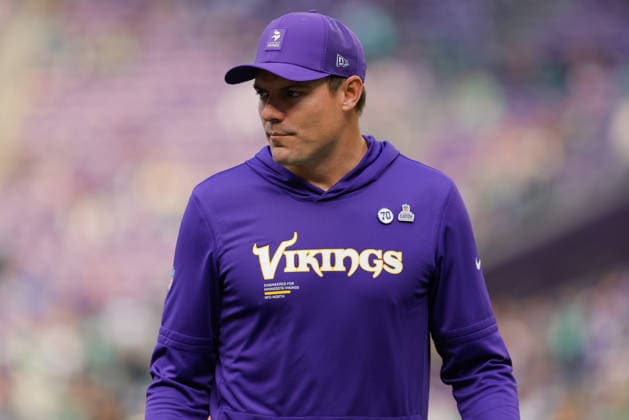 MINNEAPOLIS, MN - OCTOBER 19: Minnesota Vikings head coach Kevin O Connell looks on before the NFL, American Football Herren, USA game between the Minnesota Vikings and Philadelphia Eagles on October 19th, 2025, at U.S. Bank Stadium in Minneapolis, MN. (Photo by Bailey Hillesheim Icon Sportswire) NFL: OCT 19 Eagles at Vikings EDITORIAL USE ONLY Icon251019120