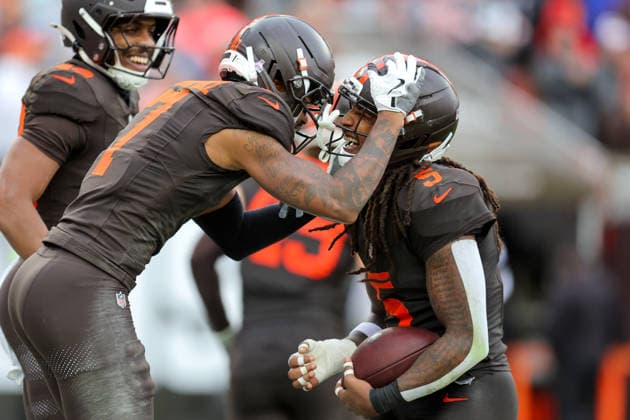 CLEVELAND, OH - OCTOBER 19: Cleveland Browns safety Rayshawn Jenkins (5) celebrates with Cleveland Browns cornerback Tyson Campbell (7) after making an interception during the fourth quarter of the National Football League game between the Miami Dolphins and Cleveland Browns on October 19, 2025, at Huntington Bank Field in Cleveland, OH. (Photo by Frank Jansky Icon Sportswire) NFL, American Football Herren, USA OCT 19 Dolphins at Browns EDITORIAL USE ONLY Icon251019036