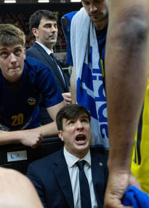 Pedro Calles ALBA Berlin, Head Coach GER, Rostock Seawolves vs ALBA Berlin, easycredit BBL, Basketball, Bundesliga, Matchday 12, Season 2025 2026, 26 12 2025 GER, Rostock Seawolves vs ALBA Berlin, easycredit BBL, Basketball, Bundesliga, Matchday 12, Season 2025 2026, 26 12 2025 Rostock Copyright: xEibner-Pressefoto DenverxEhrlichx EP_DEH