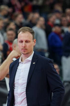 Jacques Schneider Vet Concept Gladiators Trier, Head Coach , GER, FC Bayern Basketball vs Vet Concept Gladiators Trier, Basketball, easycredit Basketball Bundesliga, Matchday 11, Season 2025 2026, 28 12 2025, GER, FC Bayern Basketball vs Vet Concept Gladiators Trier, Basketball, easycredit Basketball Bundesliga, Matchday 11, Season 2025 2026, 28 12 2025 Munich Copyright: xEibner-Pressefoto JennixMaulx EP_JML