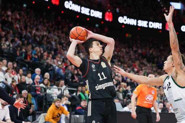 Vladimir Lucic FC Bayern Basketball, 11 with Nolan Adekunle Vet Concept Gladiators Trier, 22 , GER, FC Bayern Basketball vs Vet Concept Gladiators Trier, Basketball, easycredit Basketball Bundesliga, 11 Matchday, Season 2025 2026, 28 12 2025, GER, FC Bayern Basketball vs Vet Concept Gladiators Trier, Basketball, easycredit Basketball Bundesliga, 11 Matchday, Season 2025 2026, 28 12 2025 Munich Copyright: xEibner-Pressefoto JennixMaulx EP_JML