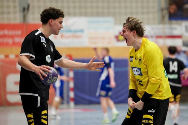 Leo Nowak Germany and Torhueter Tjorven Knackstedt Germany cheer, Merzig Cup Final, Germany vs Iceland, Thiels Park Sporthalle on December 29, 2025 in Merzig, Germany Photo by Marco Steinbrenner DeFodi Images Leo Nowak Germany and Torhueter Tjorven Knackstedt Germany cheer, Merzig Cup Final, Germany vs Iceland, Thiels Park Sporthalle, December 29, 2025 in Merzig, Germany Photo by Marco Steinbrenner DeFodi Images