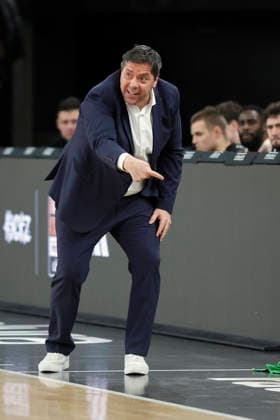 In the picture Head Coach Sasa Filipovski Wuerzburg Baskets with instructions 29 12 2025, ratiopharm Ulm Fitness First Wuerzburg Baskets, easyCredit BBL, Matchday 13, Germany, Ulm, ratiopharm Arena, Copyright: HMBxMedia xJulienxBecker