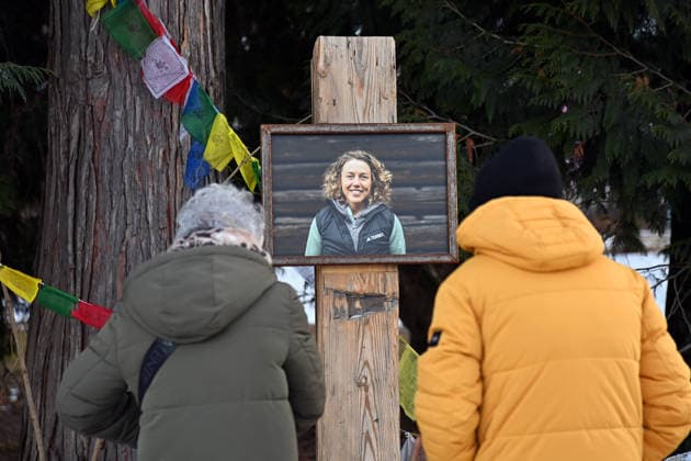 In honor of Laura Dahlmeier, community opens temporary memorial in Partenkirchen spa gardens so people can say goodbye The gardens will later become Laura Dahlmeier Park